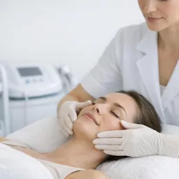 Imagem do Curso gratuito Drenagem Linfática Manual Corporal e Facial: Técnicas Pré e Pós-Operatórias